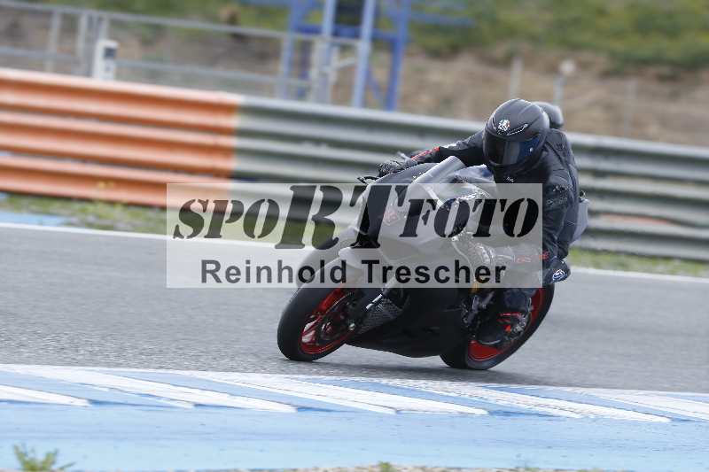 /02 28.-31.01.2025 Moto Center Thun Jerez/gruen-green/79